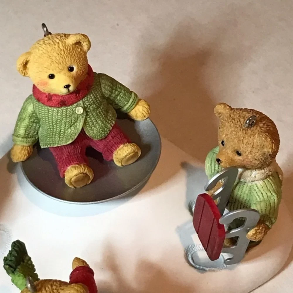Hallmark Hollyday Hill Teddy Bear‎ Ornament Set